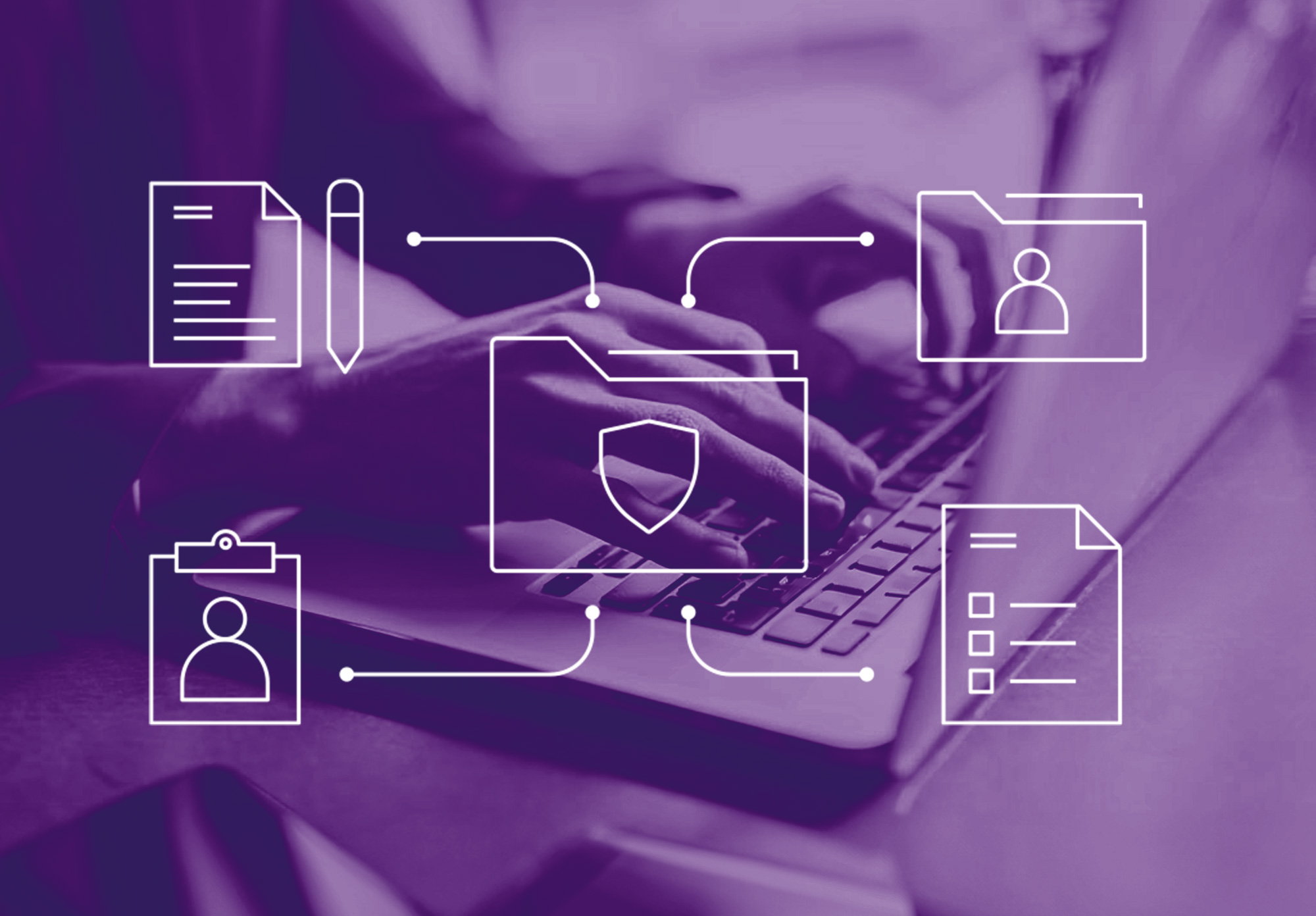 Foto con gradiente viola dove sullo sfondo si vedono delle mani che scrivono su un pc e davanti in primo piano delle icone bianche con una cartella da lavoro in mezzo più grande e poi delle frecce che mandano ad altre icone quali fogli da lavoro, altre cartelle, matite,...